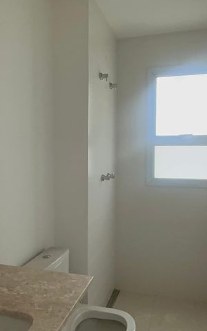 Apartamento à venda com 338m², 4 quartos e 4 vagas Apartamento à venda com 338m², 4 quartos e 4 vagasBanheiro da Suíte 2