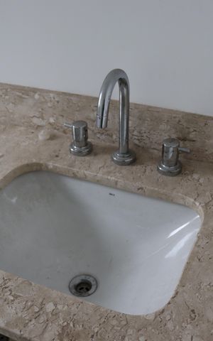 Apartamento à venda com 338m², 4 quartos e 4 vagas Apartamento à venda com 338m², 4 quartos e 4 vagasBanheiro da Suíte 1