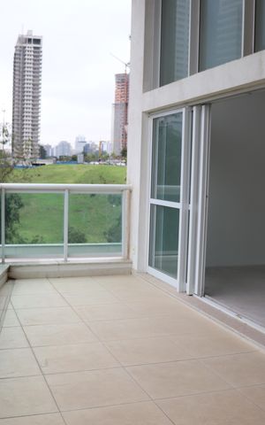 Apartamento à venda com 338m², 4 quartos e 4 vagas Apartamento à venda com 338m², 4 quartos e 4 vagasVaranda gourmet