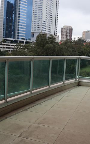 Apartamento à venda com 338m², 4 quartos e 4 vagas Apartamento à venda com 338m², 4 quartos e 4 vagasVaranda gourmet