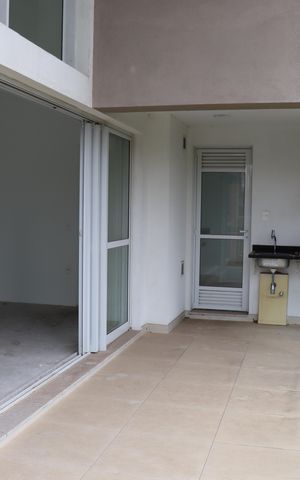 Apartamento à venda com 338m², 4 quartos e 4 vagas Apartamento à venda com 338m², 4 quartos e 4 vagasVaranda gourmet