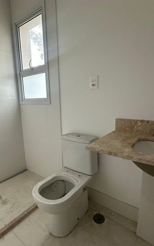 Apartamento à venda com 338m², 4 quartos e 4 vagas Apartamento à venda com 338m², 4 quartos e 4 vagasBanheiro da Suíte 3