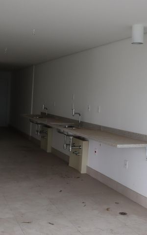 Apartamento à venda com 338m², 4 quartos e 4 vagas Apartamento à venda com 338m², 4 quartos e 4 vagasCozinha