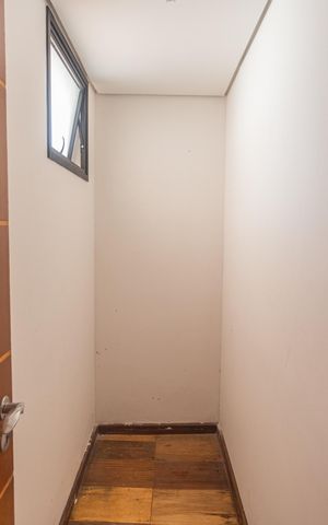Casa à venda com 192m², 5 quartos e 3 vagas Casa à venda com 192m², 5 quartos e 3 vagasDespensa