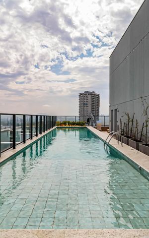 Studio à venda com 73m², 2 quartos e 1 vaga Studio à venda com 73m², 2 quartos e 1 vagaÁrea comum - Piscina