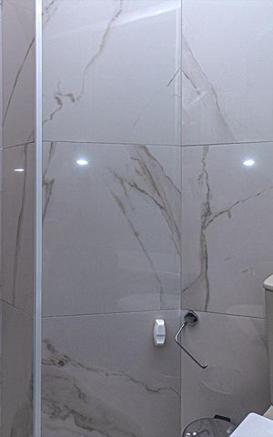 Casa à venda com 360m², 2 quartos e 3 vagas Casa à venda com 360m², 2 quartos e 3 vagasBanheiro da Suíte