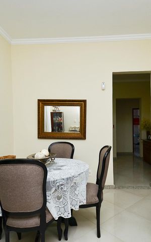Casa à venda com 550m², 3 quartos e 3 vagas Casa à venda com 550m², 3 quartos e 3 vagasSala