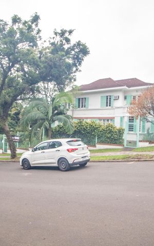 Casa à venda com 408m², 6 quartos e 2 vagasFachada