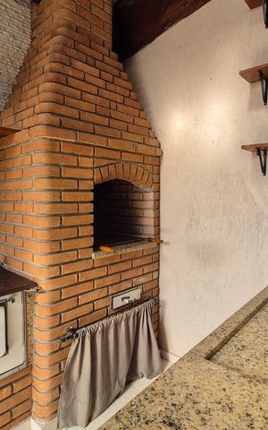 Casa de condomínio à venda com 111m², 3 quartos e 2 vagas Casa de condomínio à venda com 111m², 3 quartos e 2 vagasÁrea de Serviço + gourmet
