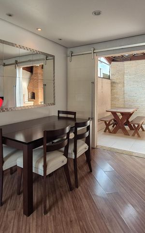 Casa de condomínio à venda com 111m², 3 quartos e 2 vagas Casa de condomínio à venda com 111m², 3 quartos e 2 vagasSala