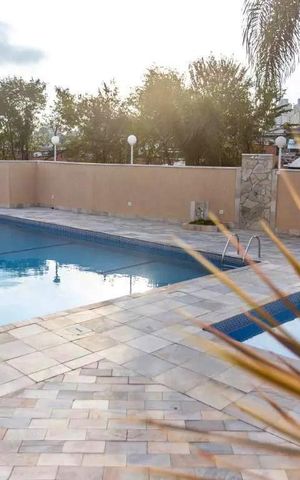 Casa de condomínio à venda com 111m², 3 quartos e 2 vagas Casa de condomínio à venda com 111m², 3 quartos e 2 vagasÁrea comum - Piscina