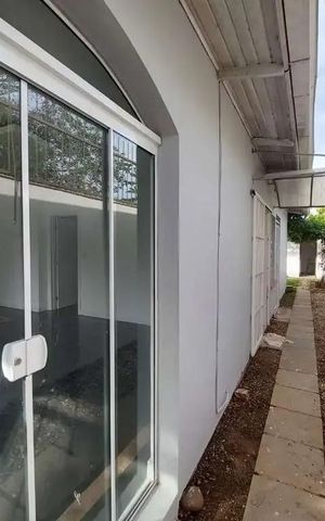 Casa à venda com 140m², 3 quartos e 5 vagas