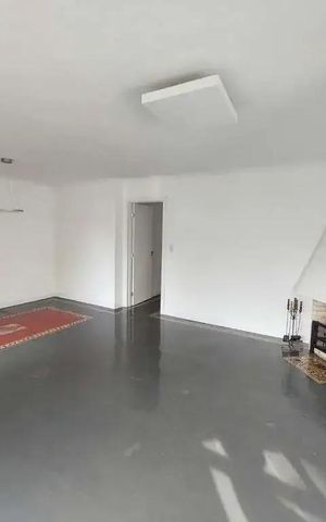 Casa à venda com 140m², 3 quartos e 5 vagas