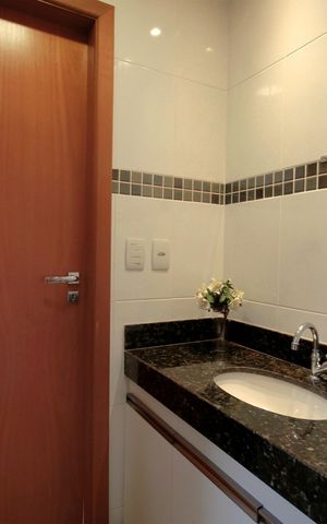 Apartamento para alugar com 165m², 4 quartos e 3 vagasBanheiro das Semi Suítes