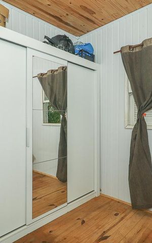 Casa à venda com 65m², 4 quartos e 2 vagasQuarto