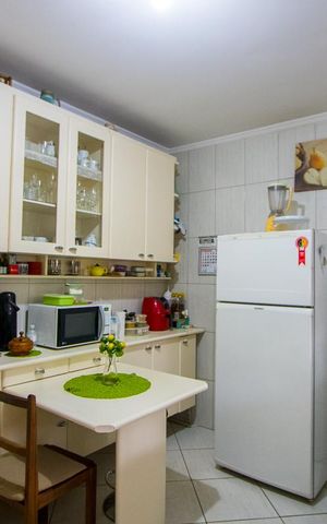 Casa à venda com 300m², 2 quartos e 3 vagas Casa à venda com 300m², 2 quartos e 3 vagasCozinha