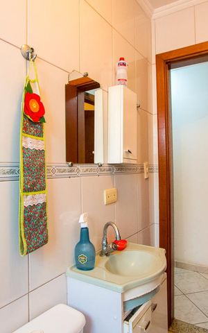 Casa à venda com 300m², 2 quartos e 3 vagas Casa à venda com 300m², 2 quartos e 3 vagasBanheiro Social