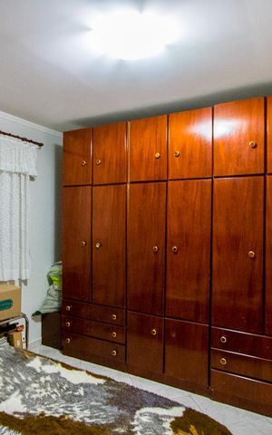 Casa à venda com 300m², 2 quartos e 3 vagas Casa à venda com 300m², 2 quartos e 3 vagasSuíte