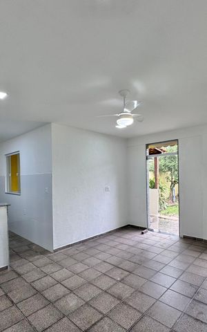 Casa de condomínio à venda com 90m², 2 quartos e 5 vagas Casa de condomínio à venda com 90m², 2 quartos e 5 vagasSala