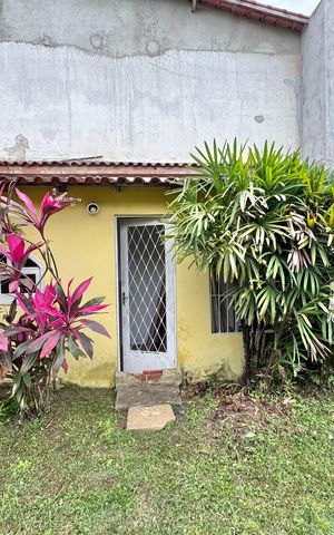 Casa de condomínio à venda com 90m², 2 quartos e 5 vagas Casa de condomínio à venda com 90m², 2 quartos e 5 vagasÁrea externa