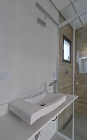 Casa para alugar com 240m², 4 quartos e 3 vagasBanheiro da Suíte 1