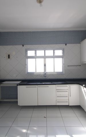 Casa para alugar com 176m², 4 quartos e 3 vagasCozinha