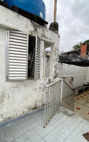 Casa à venda com 175m², 5 quartos e 2 vagas Casa à venda com 175m², 5 quartos e 2 vagasÁrea Externa