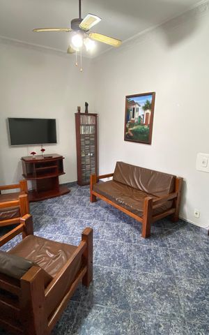 Casa à venda com 175m², 5 quartos e 2 vagas Casa à venda com 175m², 5 quartos e 2 vagasSala