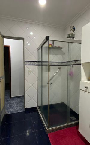 Casa à venda com 175m², 5 quartos e 2 vagas Casa à venda com 175m², 5 quartos e 2 vagasBanheiro