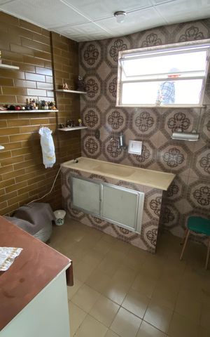 Casa à venda com 175m², 5 quartos e 2 vagas Casa à venda com 175m², 5 quartos e 2 vagasEspaço de Festas