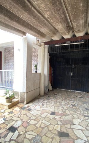 Casa à venda com 175m², 5 quartos e 2 vagas Casa à venda com 175m², 5 quartos e 2 vagasÁrea Externa