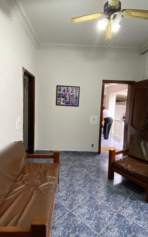 Casa à venda com 175m², 5 quartos e 2 vagas Casa à venda com 175m², 5 quartos e 2 vagasSala