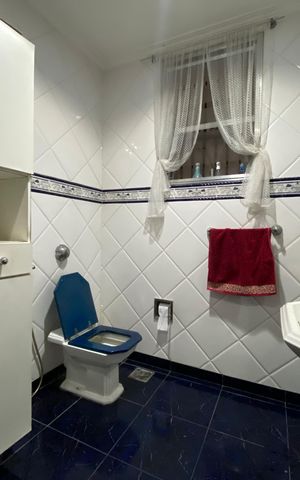 Casa à venda com 175m², 5 quartos e 2 vagas Casa à venda com 175m², 5 quartos e 2 vagasBanheiro