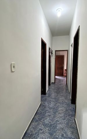 Casa à venda com 175m², 5 quartos e 2 vagas Casa à venda com 175m², 5 quartos e 2 vagasCorredor
