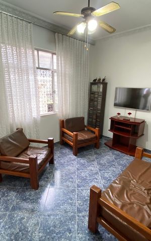 Casa à venda com 175m², 5 quartos e 2 vagas Casa à venda com 175m², 5 quartos e 2 vagasSala