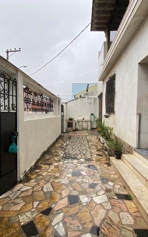 Casa à venda com 175m², 5 quartos e 2 vagas Casa à venda com 175m², 5 quartos e 2 vagasÁrea Externa