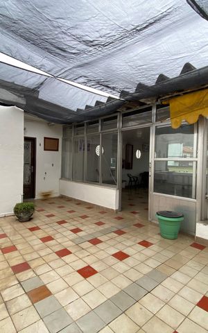 Casa à venda com 175m², 5 quartos e 2 vagas Casa à venda com 175m², 5 quartos e 2 vagasEspaço de Festas - Área Externa