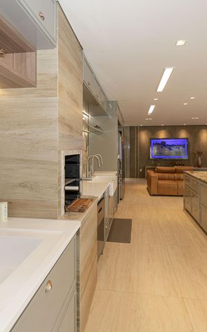 Casa à venda com 600m², 4 quartos e 4 vagasCozinha 