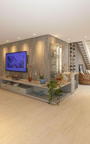 Casa à venda com 600m², 4 quartos e 4 vagasSala de TV
