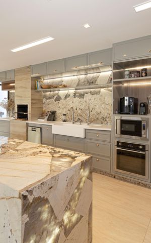Casa à venda com 600m², 4 quartos e 4 vagasCozinha 