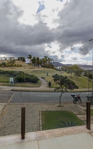 Casa à venda com 600m², 4 quartos e 4 vagasVista Varanda