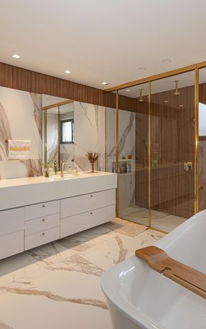 Casa à venda com 600m², 4 quartos e 4 vagasBanheiro da Suíte 4