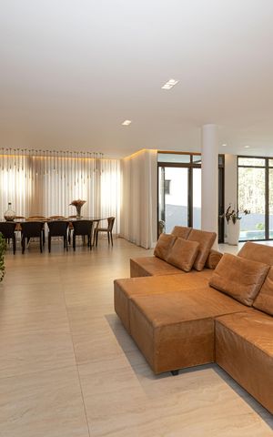 Casa à venda com 600m², 4 quartos e 4 vagasSala de TV