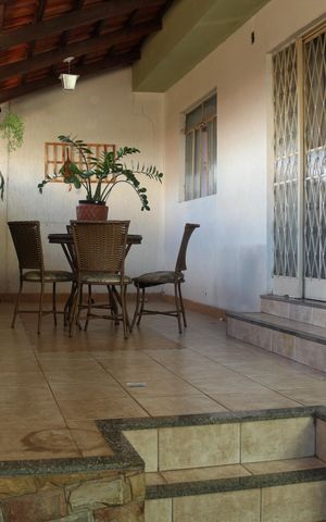 Casa à venda com 130m², 3 quartos e 2 vagasÁrea Externa