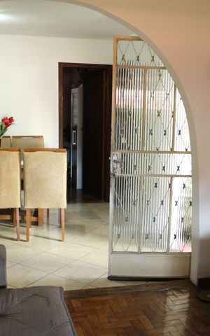 Casa à venda com 130m², 3 quartos e 2 vagasSala