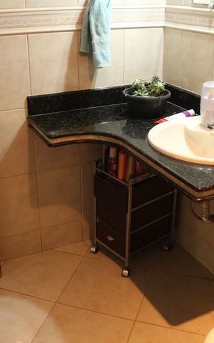 Casa à venda com 130m², 3 quartos e 2 vagasBanheiro