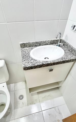 Apartamento para alugar com 74m², 2 quartos e 2 vagas Apartamento para alugar com 74m², 2 quartos e 2 vagasBanheiro da suíte 2