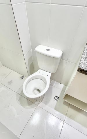 Apartamento para alugar com 74m², 2 quartos e 2 vagas Apartamento para alugar com 74m², 2 quartos e 2 vagasBanheiro da suíte