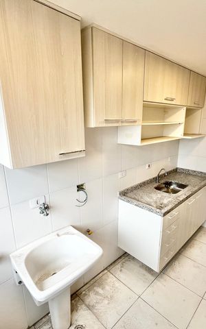 Apartamento para alugar com 74m², 2 quartos e 2 vagas Apartamento para alugar com 74m², 2 quartos e 2 vagasCozinha e Área de serviço