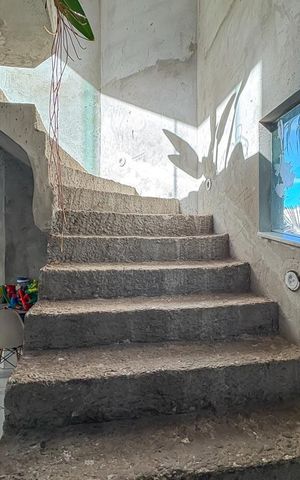 Casa à venda com 402m², 6 quartos e 2 vagasEscada
